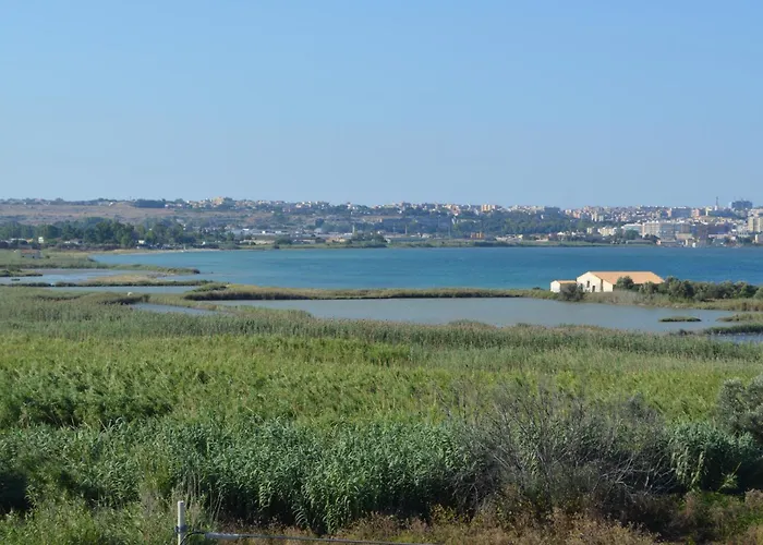 Il Faro شقة